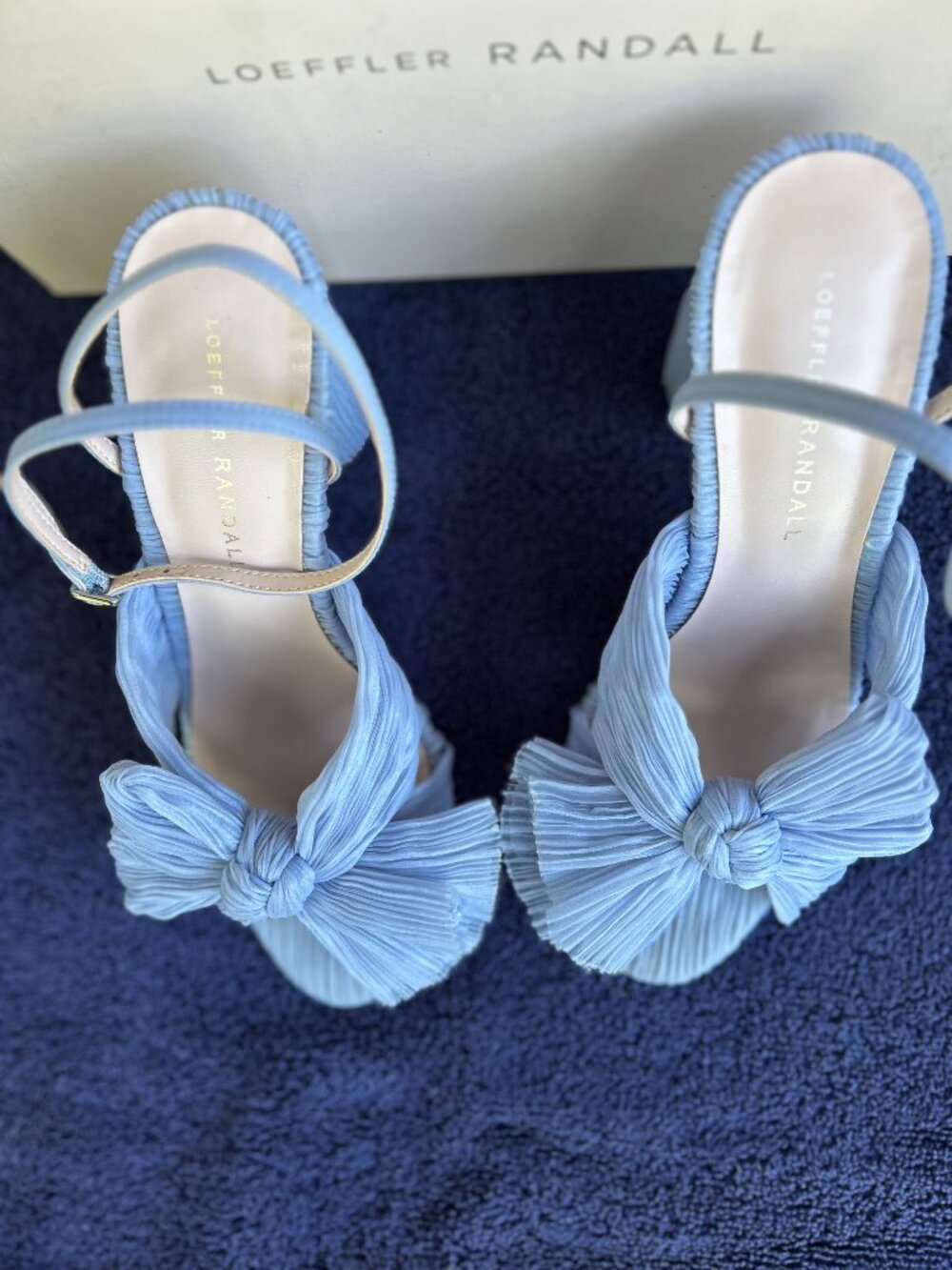 Loeffler Randall  Camellia Blue Pleated Bow Heel Size 7 - Picture 3 of 6
